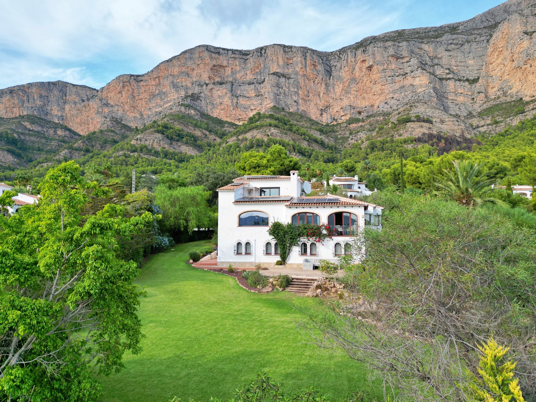 Villa de luxe de six chambres à vendre sur Montgo
