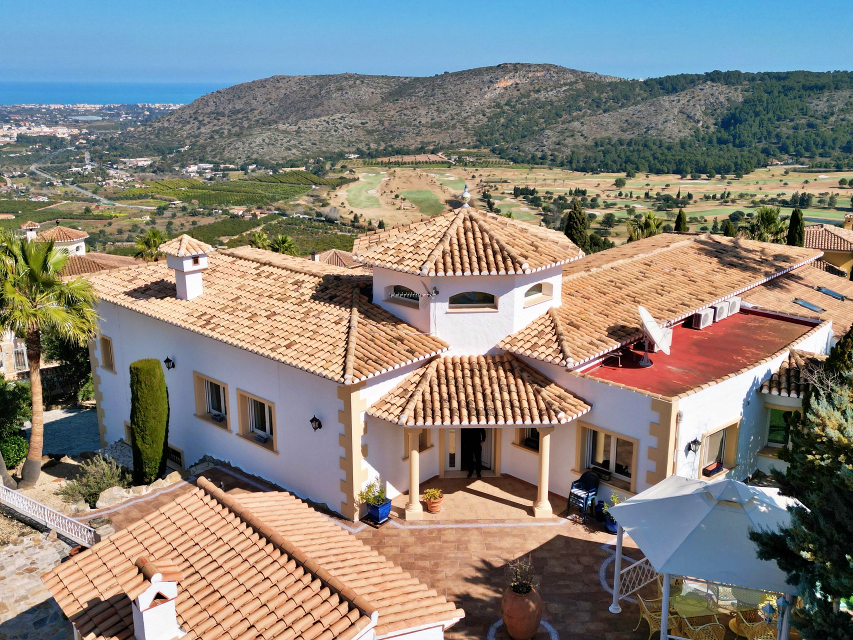 Luxe villa met zeezicht te koop in La Sella