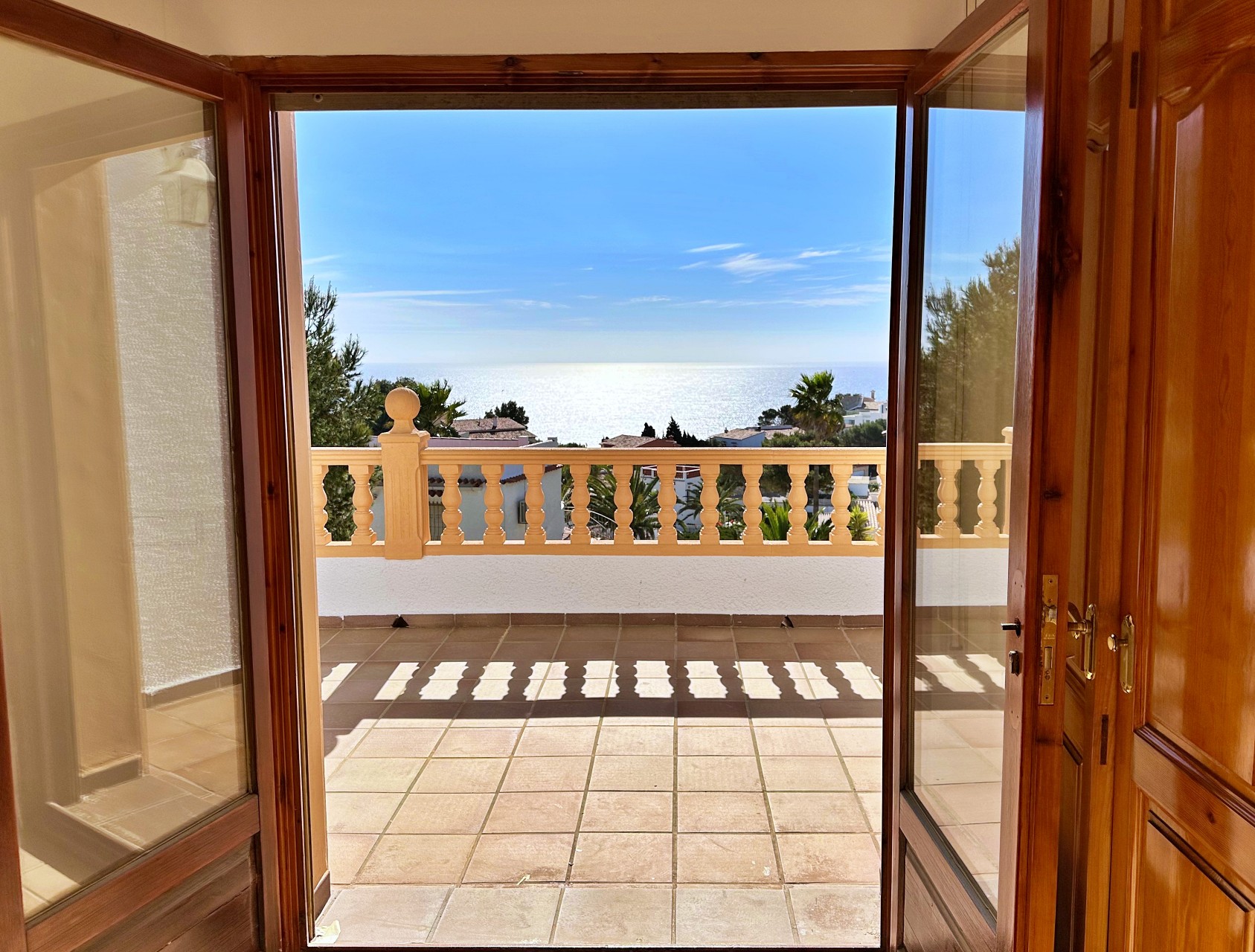 Panoramisch zeezicht villa te koop in Javea