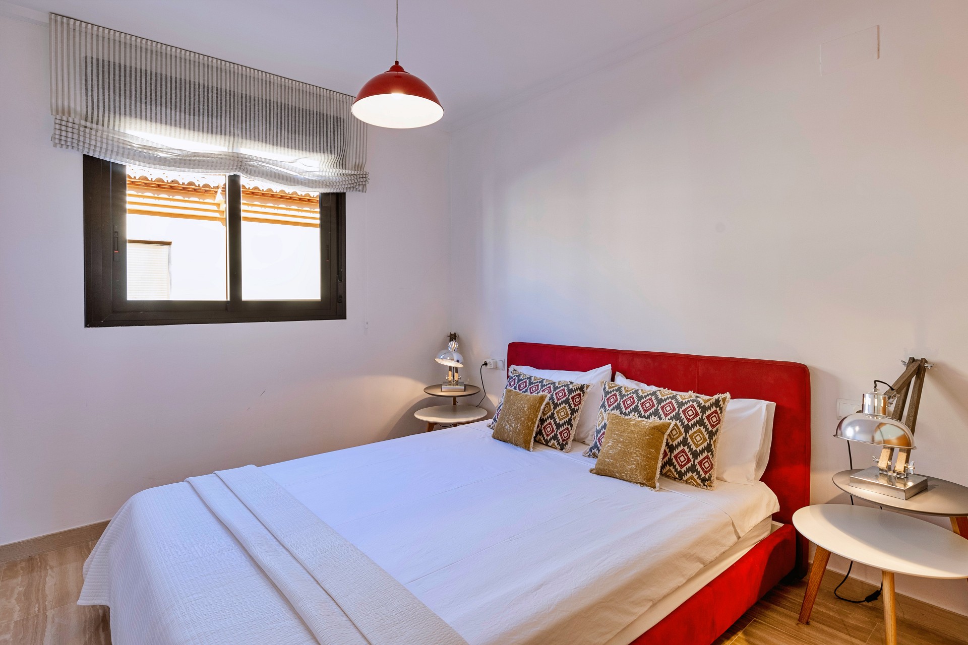 Vier slaapkamer herenhuis te koop in Jardines del Gorgos.