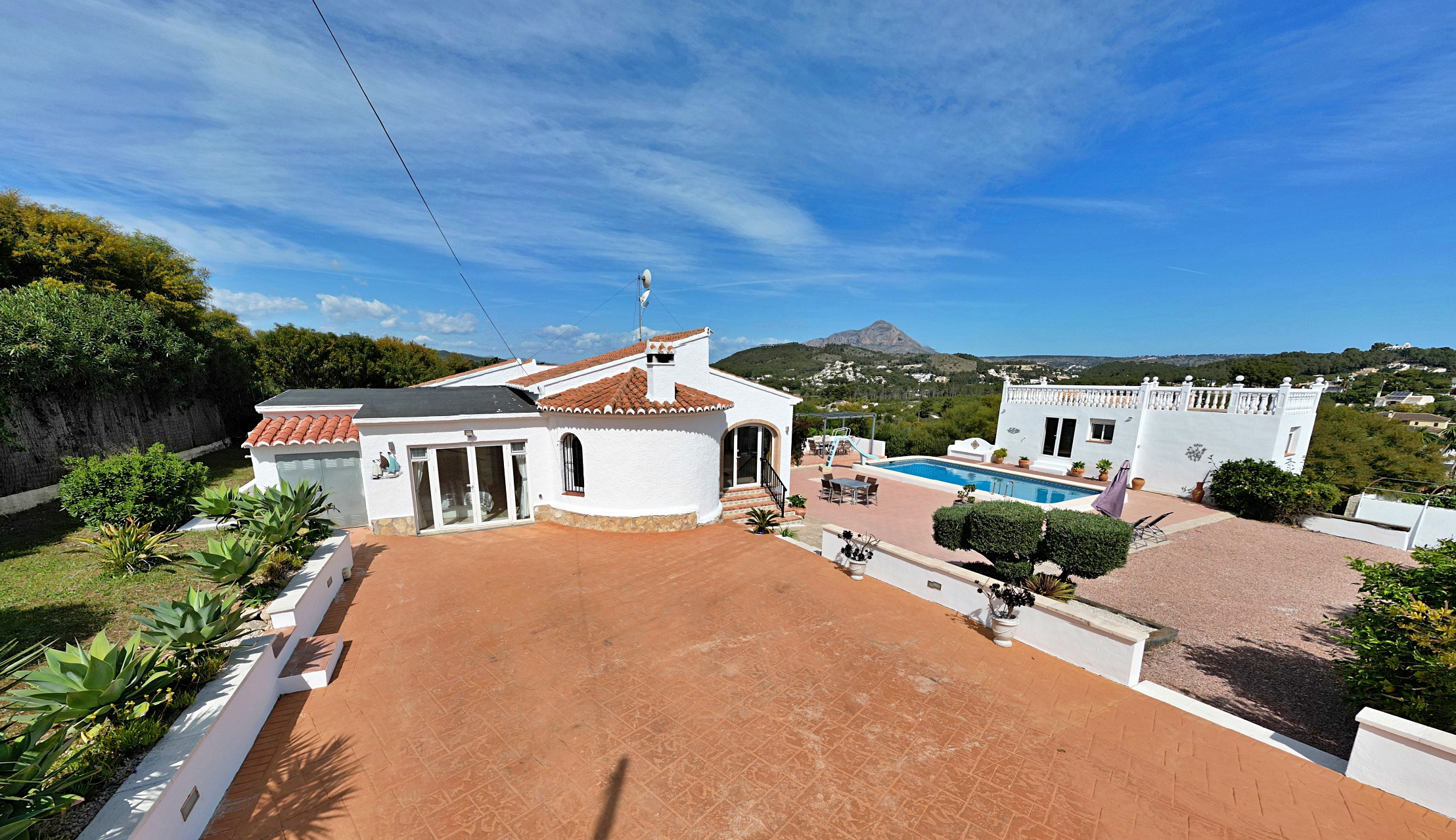 Villa mit herrlicher Aussicht zum Verkauf in der Nähe von Javea's Arenal Beach