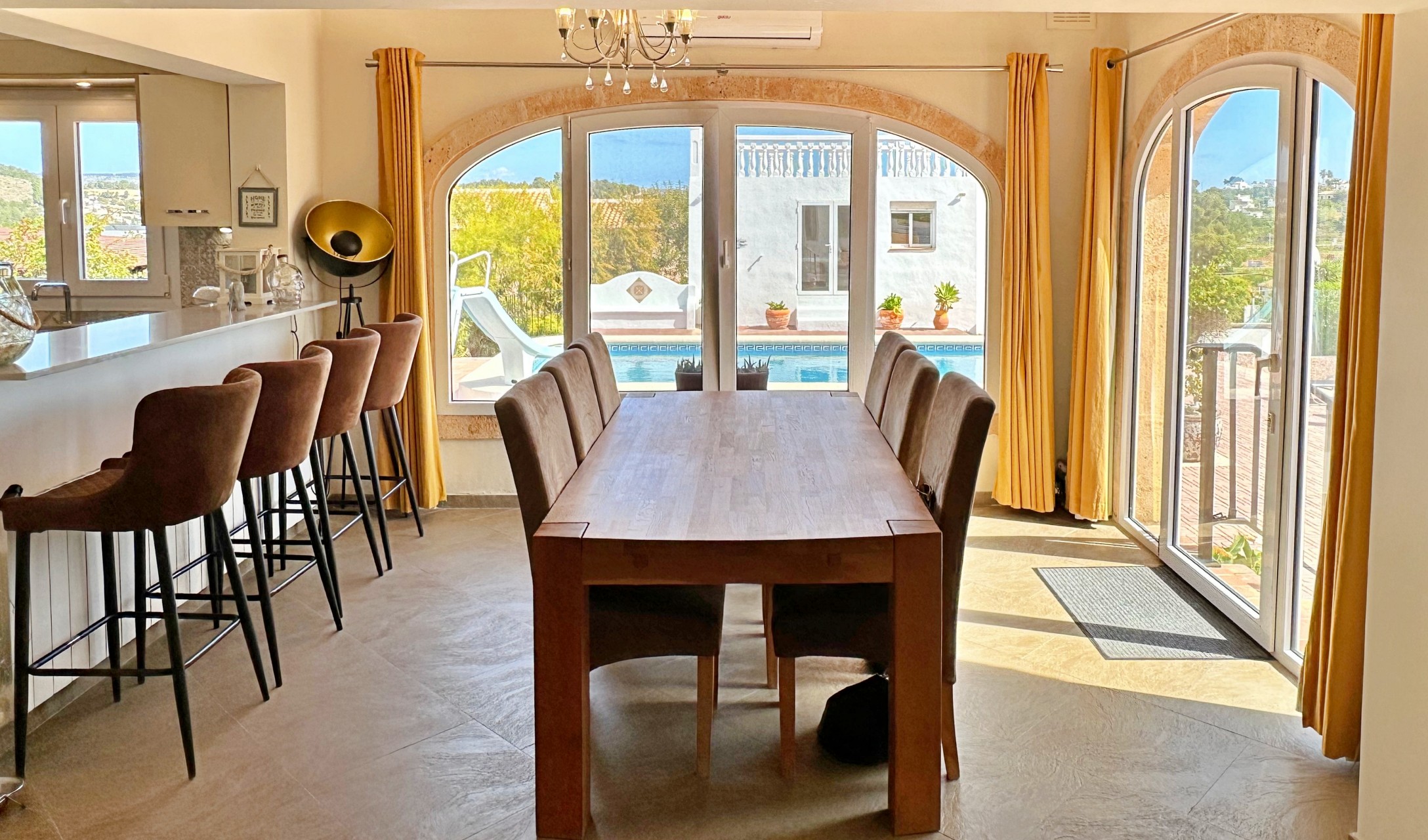 Villa avec de superbes vues à vendre près de la plage Arenal de Javea