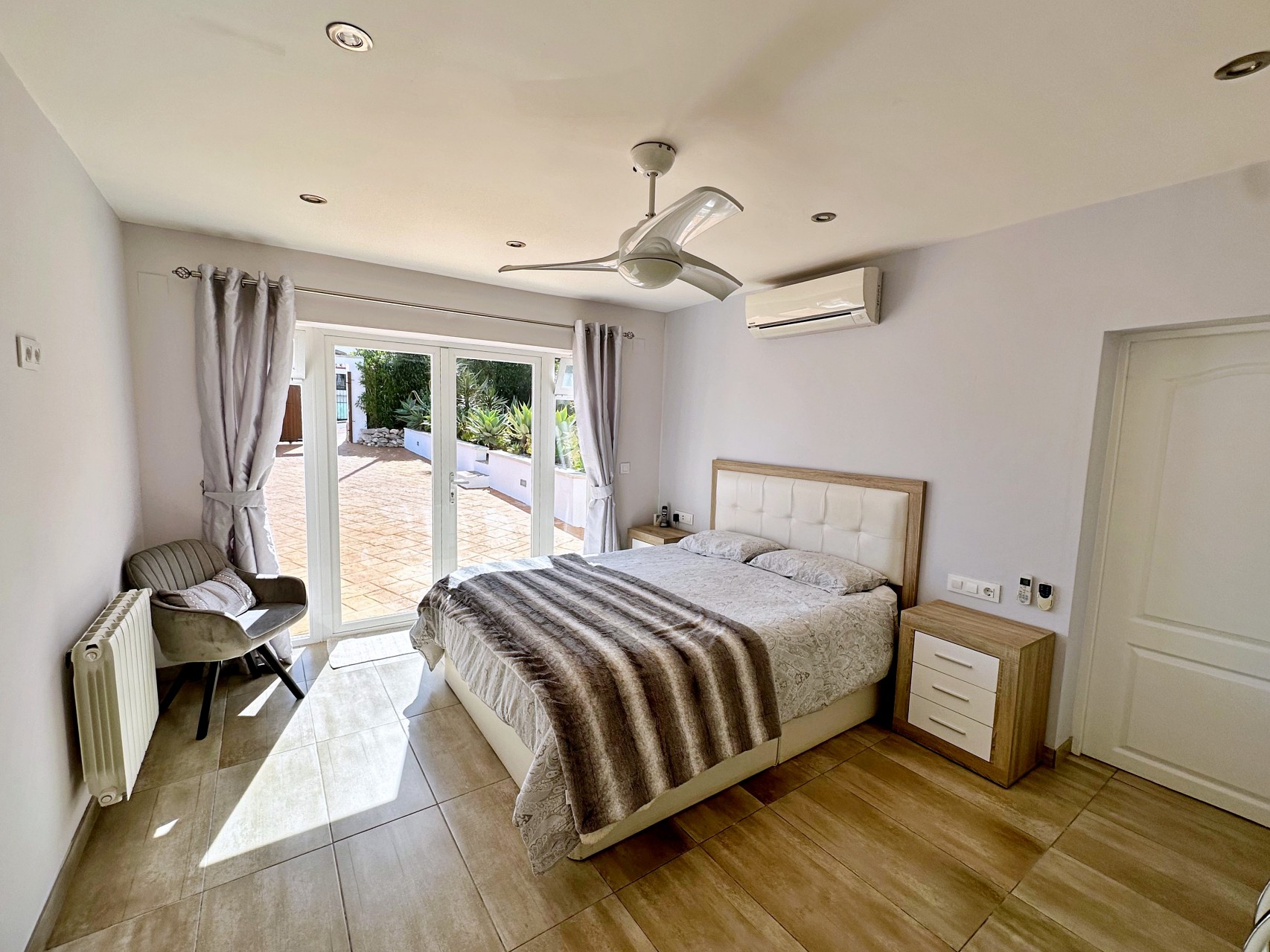 Villa met prachtig uitzicht te koop in de buurt van het Arenal-strand van Javea