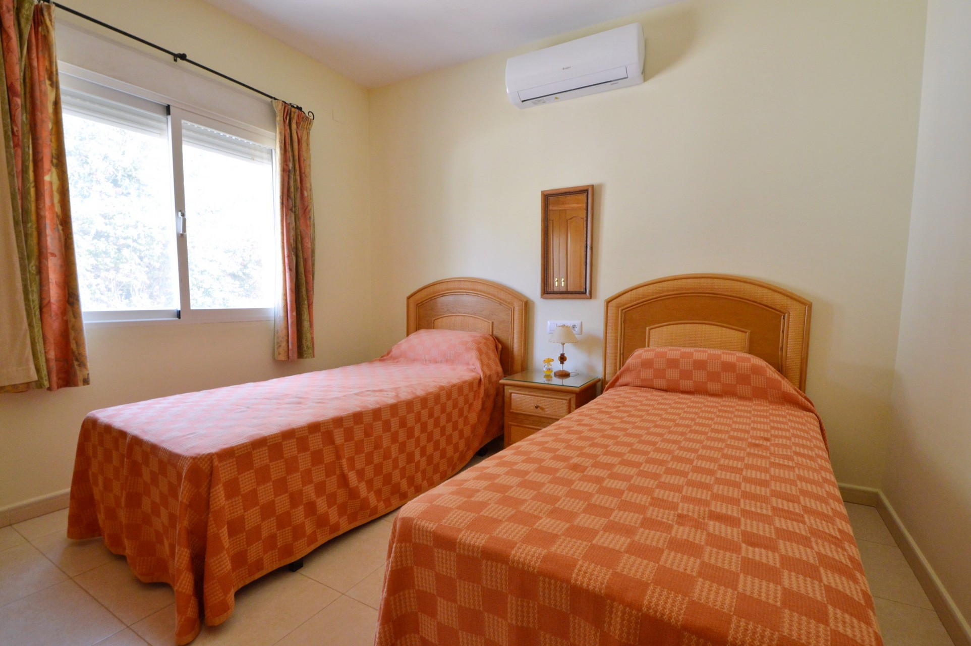 Drie slaapkamer op het zuiden gelegen villa te koop in het prachtige Javea