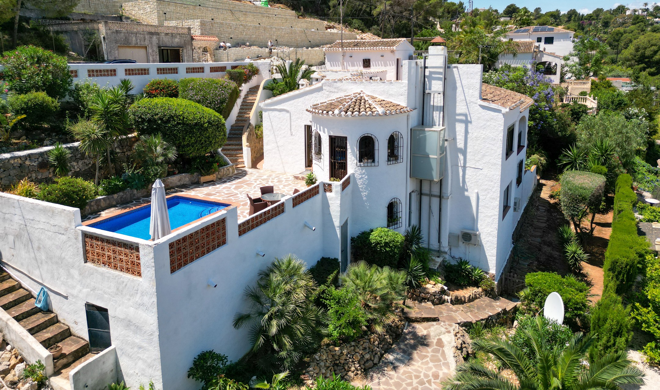 Panoramische villa met zeezicht te koop in Javea