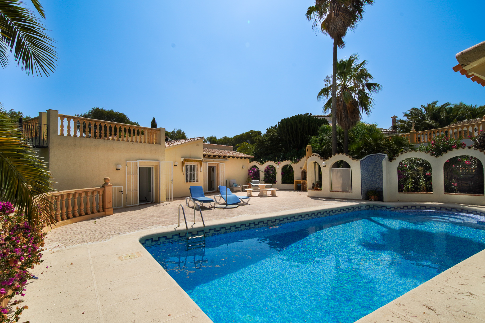Villa met vier slaapkamers te koop in Balcon Al Mar